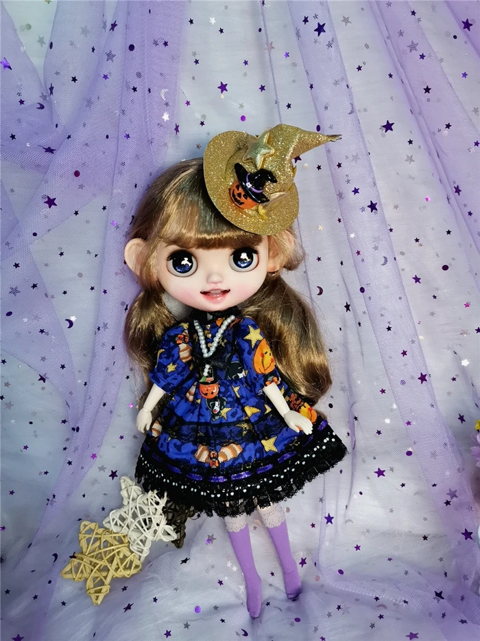 Blythes doll is suitable for 1/6 size Halloween costume dress pumpkin hat mysterious bow and purple socks in 4 new styles 
Blythes doll is suitable for 1/6 size Halloween costume dress pumpkin hat mysterious bow and purple socks in 4 new styles
