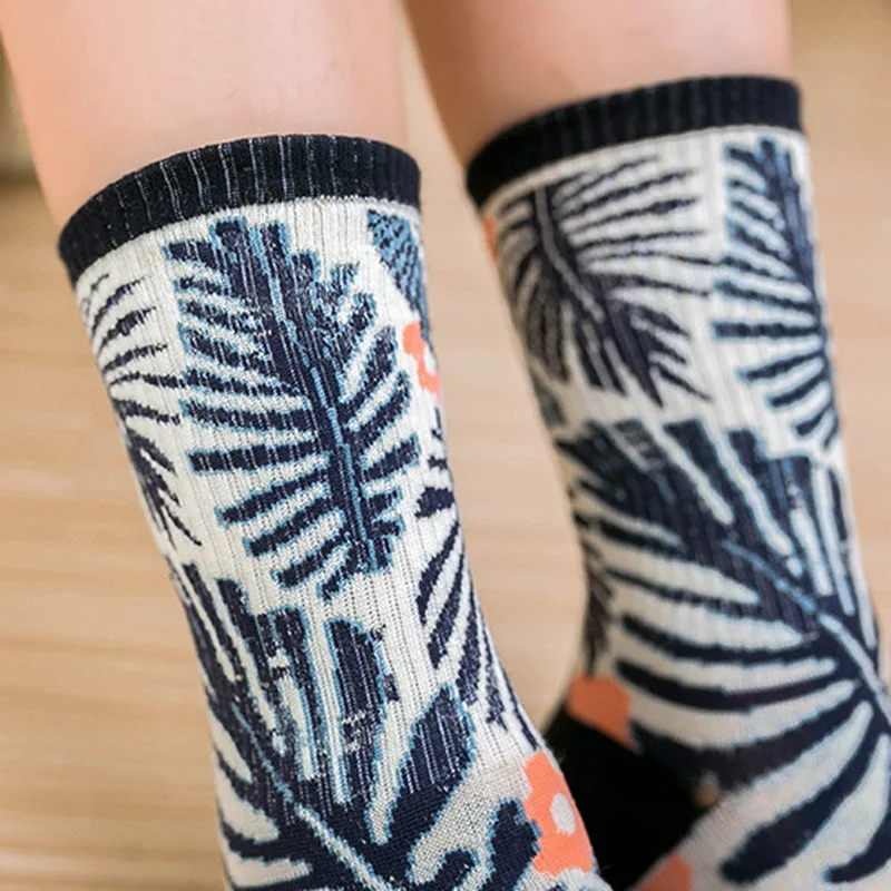 1Pair Cotton Floral Pattern Retro Style Autumn Winter Mid Tube Socks Casual Women Sock Breathable Pure Cotton Female Socks
1Pair Cotton Floral Pattern Retro Style Autumn Winter Mid Tube Socks Casual Women Sock Breathable Pure Cotton Female Socks