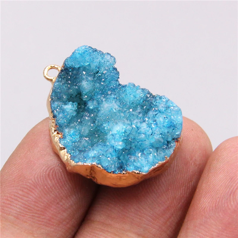 Natural blue crystal quartz geode stone gold pendant Accessories irregular crystal necklace earring pendant for jewelry making
Natural blue crystal quartz geode stone gold pendant Accessories irregular crystal necklace earring pendant for jewelry making