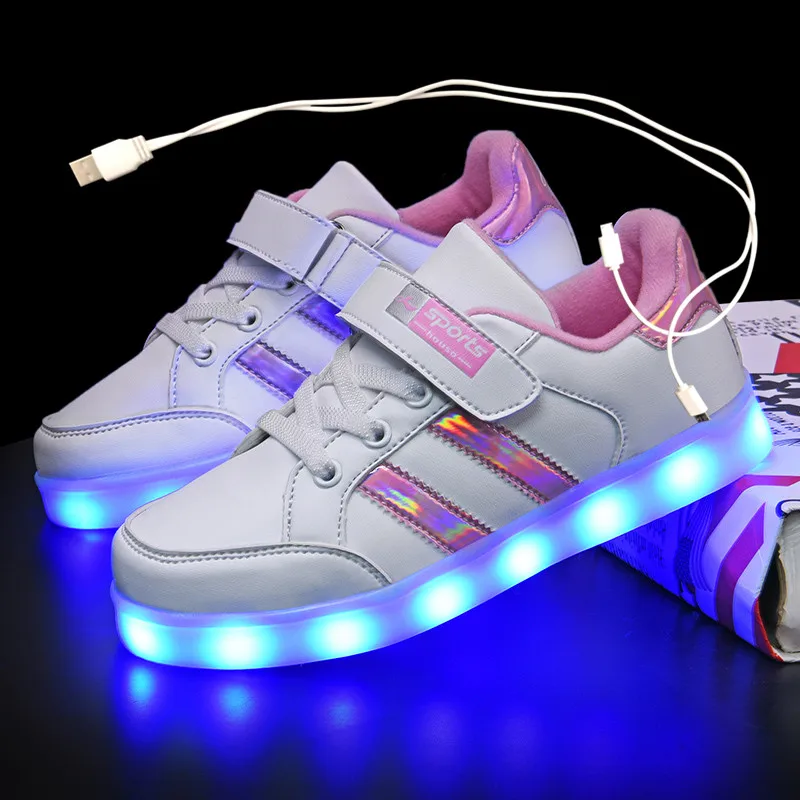 2020 Hot High Quality Light Up Shoes Led Kids Sneakers for Boy girl Lighted USB rechargeable children Luminous Shoe with 7 color
2020 Hot High Quality Light Up Shoes Led Kids Sneakers for Boy girl Lighted USB rechargeable children Luminous Shoe with 7 color
