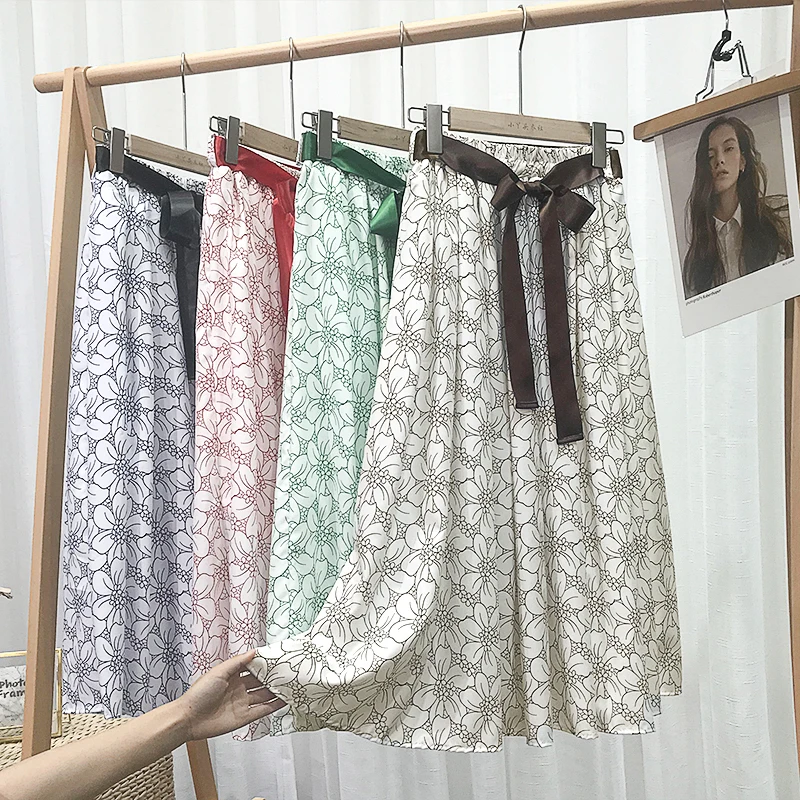 2021 summer new style chiffon print show slender skirt high-waist a-line skirt mid-length large swing skirt women
2021 summer new style chiffon print show slender skirt high-waist a-line skirt mid-length large swing skirt women