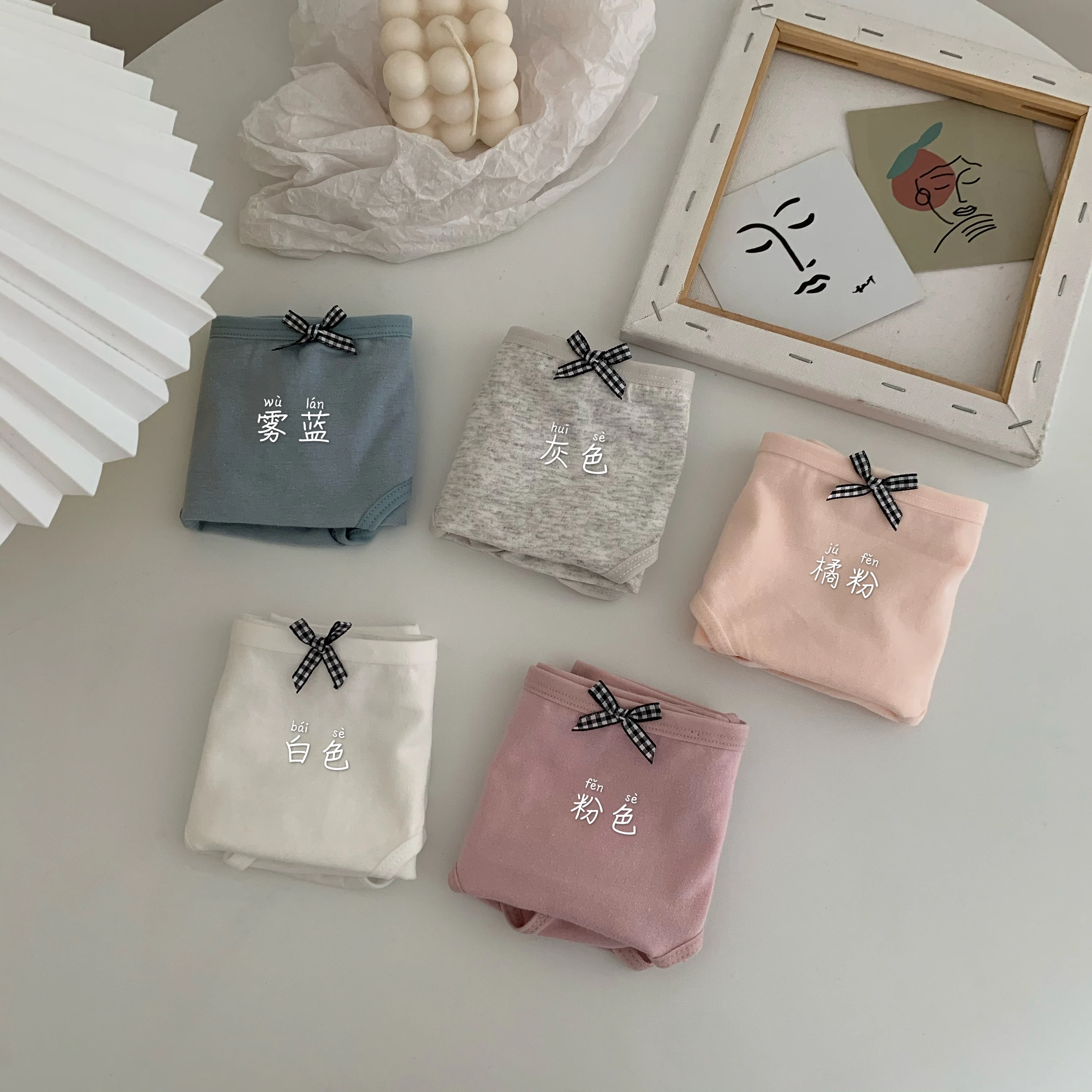 2020 Summer New Simple and Versatile Solid Color Underwear Bow Mid-Waist Basic Briefs Female Five Pack Student
2020 Summer New Simple and Versatile Solid Color Underwear Bow Mid-Waist Basic Briefs Female Five Pack Student