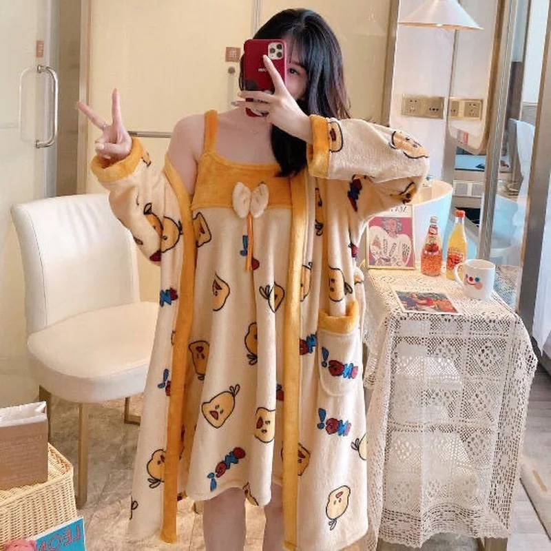 Pajamas Winter Robe Bathrobe Two-piece Coral Fleece Thickened Sexy Long Sections of Autumn Winter Pajamas Female Home Clothing
Pajamas Winter Robe Bathrobe Two-piece Coral Fleece Thickened Sexy Long Sections of Autumn Winter Pajamas Female Home Clothing
