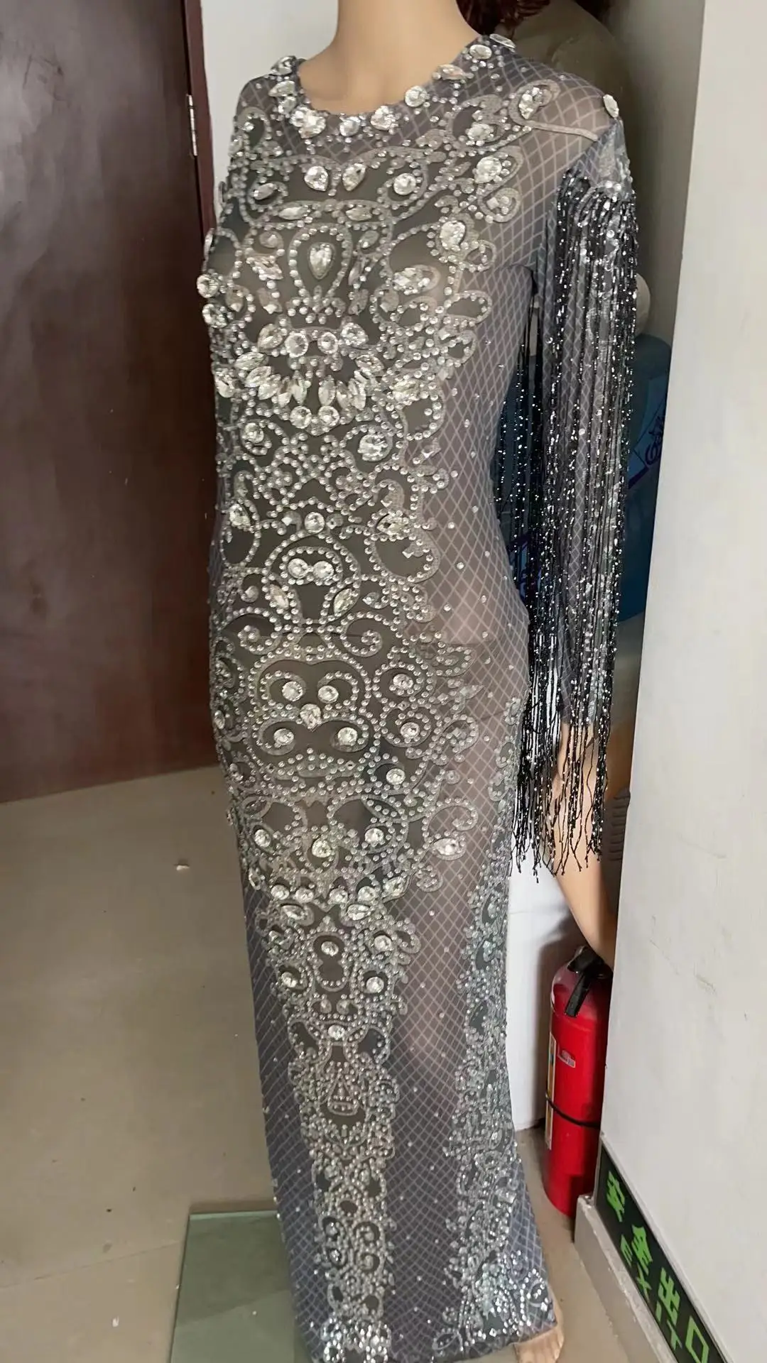 В наличии Платье черного цвета перспектива сетки Блестящие кристаллы длинное Вечеринка Стразы платья платьедля именинницы праздновать костюм 
В наличии Платье черного цвета перспектива сетки Блестящие кристаллы длинное Вечеринка Стразы платья платьедля именинницы праздновать костюм