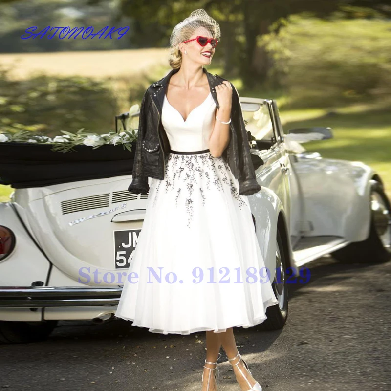 Vestidos De Novia Classic Chic White and Black Tea Length Wedding Dresses 2021 Summer Short Lace Appliques Country Bridal Gowns
Vestidos De Novia Classic Chic White and Black Tea Length Wedding Dresses 2021 Summer Short Lace Appliques Country Bridal Gowns