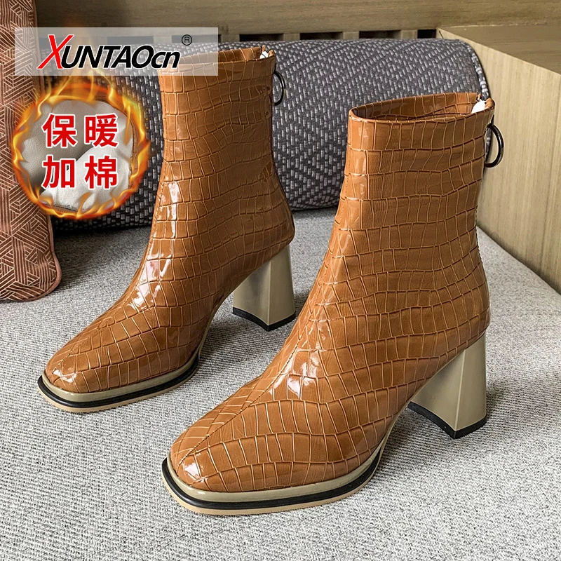 Ботинки женские зимние из натуральной кожи, на толстом каблуке, без застежки
Ботинки женские зимние из натуральной кожи, на толстом каблуке, без застежки