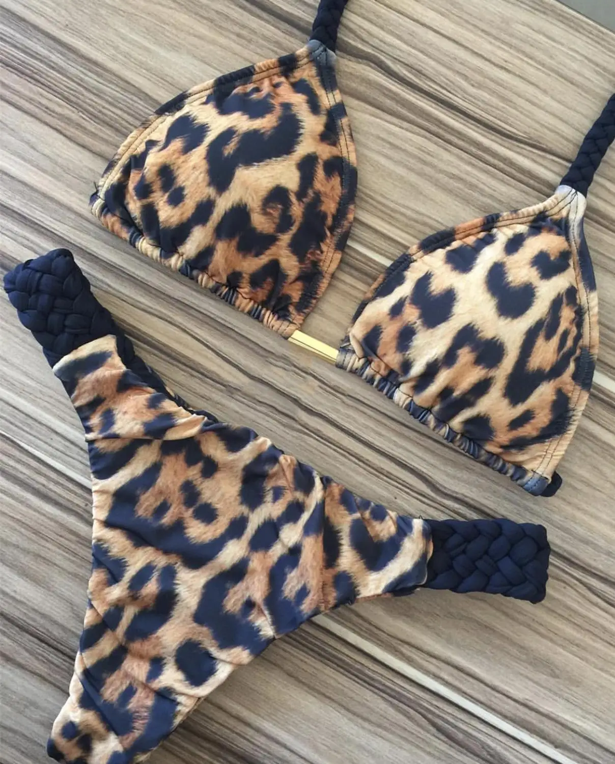 Sexy Leopard Bikinis 2020 Micro Bikini Set Push Up Thong Biquini High Cut Swimwear Women Mini Swimsuit Female Bathing Suit
Sexy Leopard Bikinis 2020 Micro Bikini Set Push Up Thong Biquini High Cut Swimwear Women Mini Swimsuit Female Bathing Suit