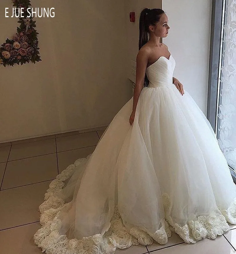 

EJUE SHUNG Simple Tulle Ball Gown Wedding Dresses Strapless Neck 3D Rose Flowers Zipper Back Pleat Bridal Gowns Vestido De Novia