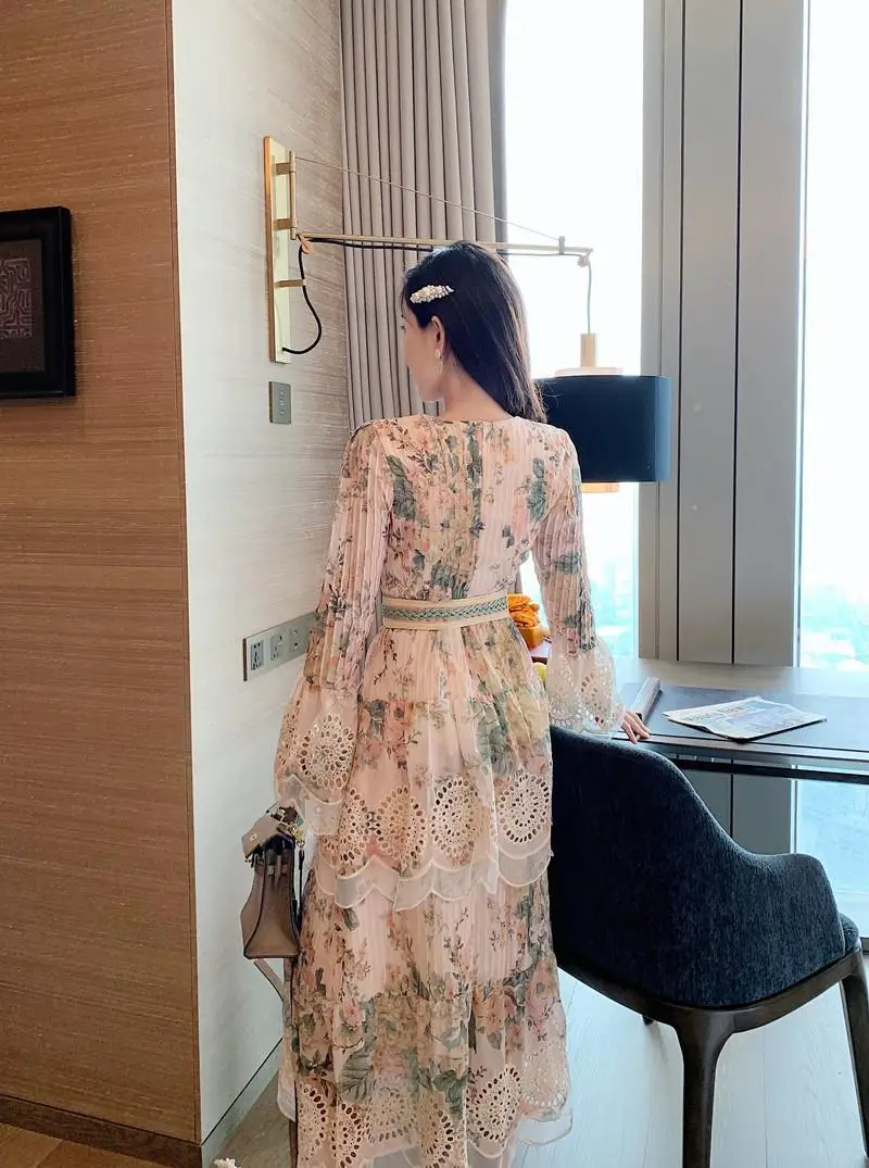 2021 French Style Long-Sleeved Dress Women Printed Lace Ruffled Tiered Dress Chiffon Hollow Flare Sleeve Temperament Slim Dress
2021 French Style Long-Sleeved Dress Women Printed Lace Ruffled Tiered Dress Chiffon Hollow Flare Sleeve Temperament Slim Dress