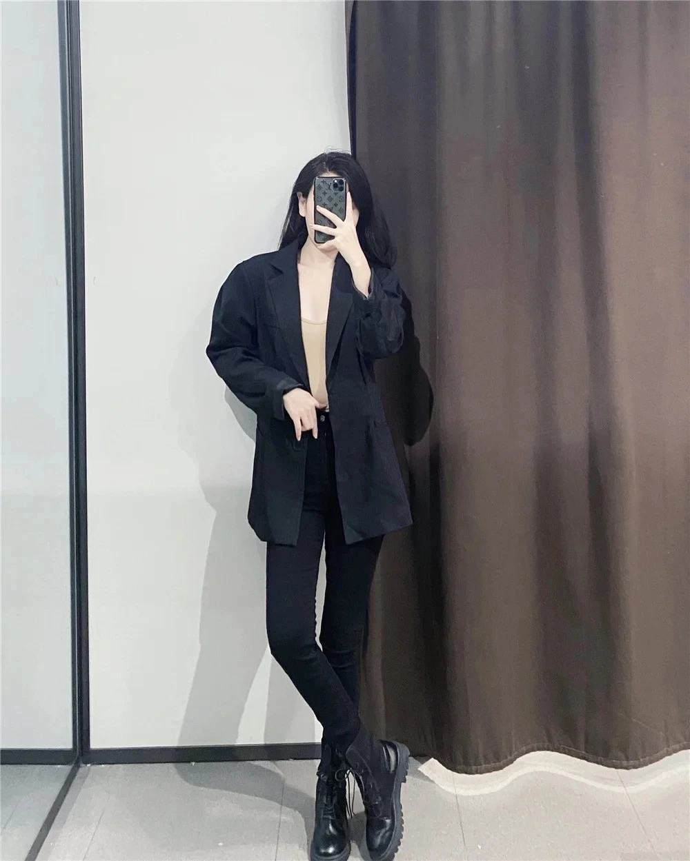 XNWMNZ za women loose-fitting blazer black Blazer lapel collar long sleeves openings cuffs double-breasted button High quality
XNWMNZ za women loose-fitting blazer black Blazer lapel collar long sleeves openings cuffs double-breasted button High quality
