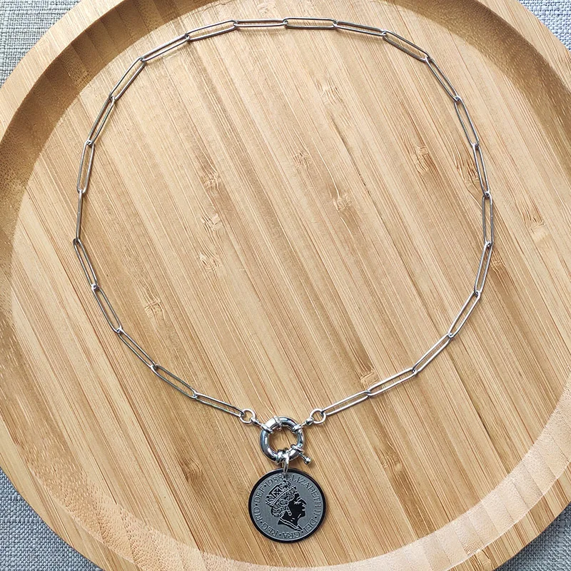 Ожерелье-цепочка из нержавеющей стали в стиле панк с зажимом для бумаги, не выцветает, серебряный цвет, кулон, аксессуар для мужчин и женщин, ... 
Ожерелье-цепочка из нержавеющей стали в стиле панк с зажимом для бумаги, не выцветает, серебряный цвет, кулон, аксессуар для мужчин и женщин, ...