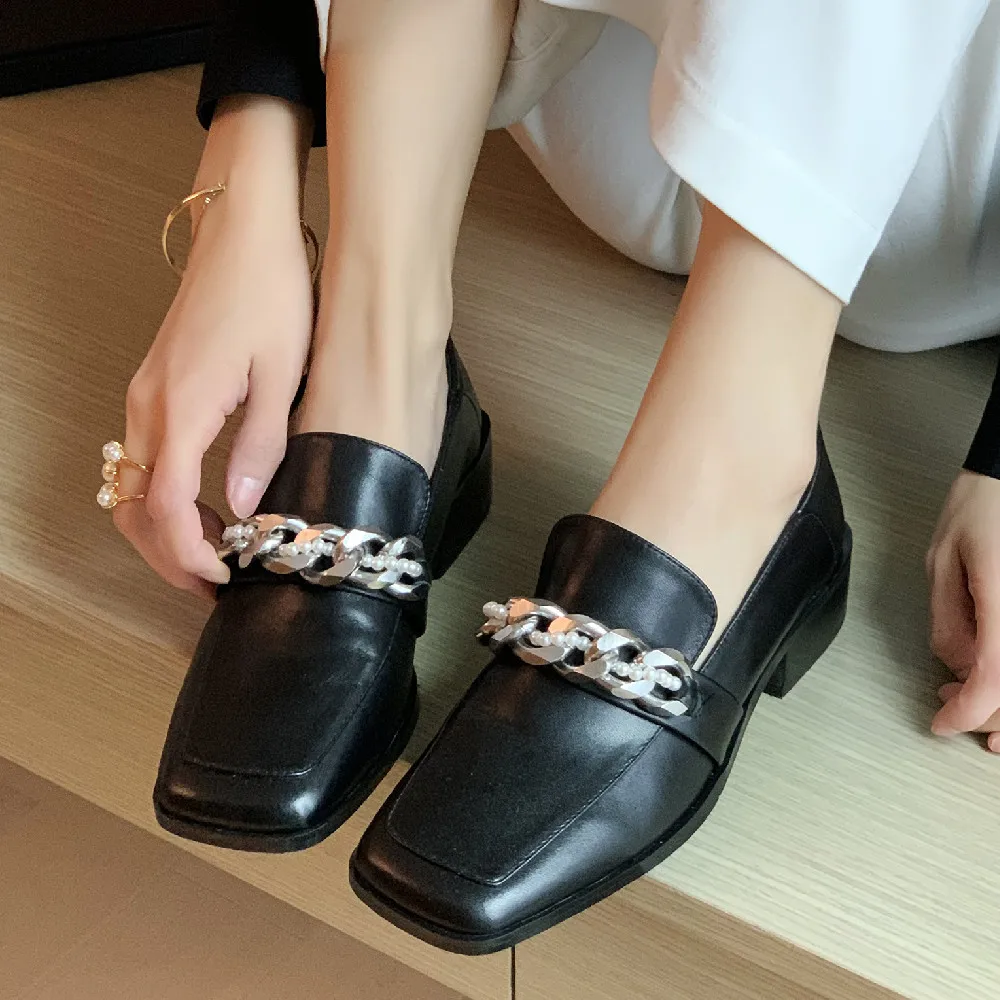 Women's genuine leather square toe slip-on flats oxfords chain decoration female soft comfortable loafers casual daily shoes hot
Women's genuine leather square toe slip-on flats oxfords chain decoration female soft comfortable loafers casual daily shoes hot