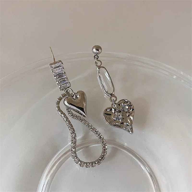 

Asymmetric Metal Crystal Earrings South Korea's Temperament Personality Fashion Long Earrings Women Gift Jewelry Accessories