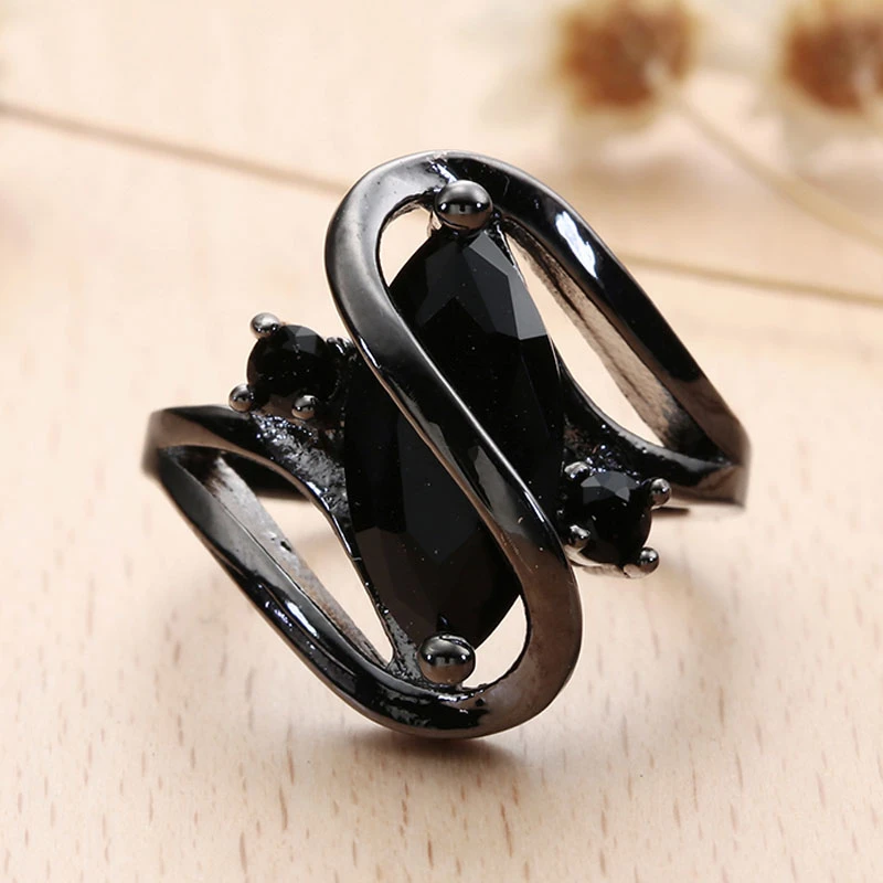 Personality Big Black Zircon Stone Rings For Women Men Black Winding Design Twist Retro Jewelry Wedding Party Ring Z4V245 
Personality Big Black Zircon Stone Rings For Women Men Black Winding Design Twist Retro Jewelry Wedding Party Ring Z4V245