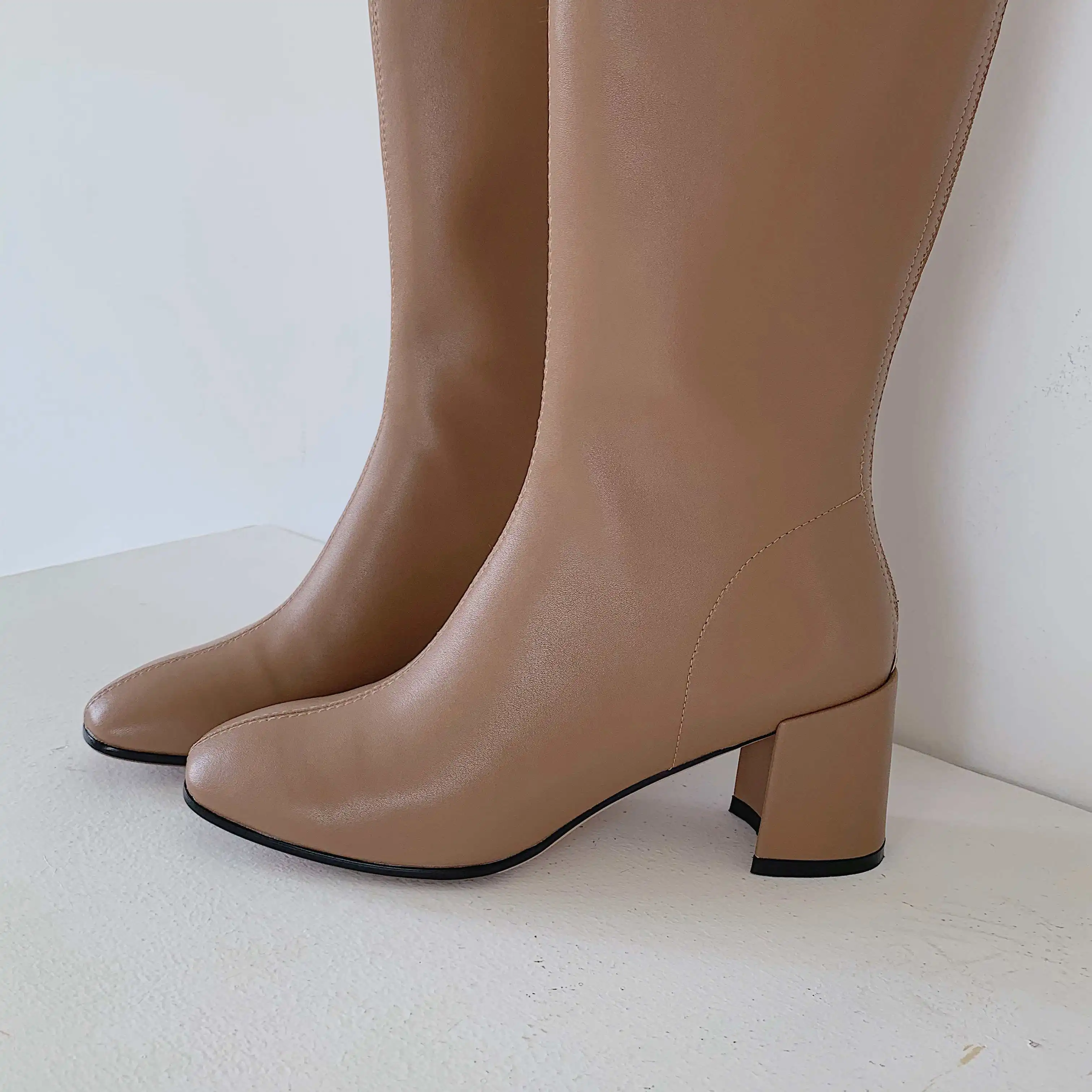 Lenkisen hot equestrian boots split leather three colors dating round toe thick high heel zipper pretty girl knee-high boots L00
Lenkisen hot equestrian boots split leather three colors dating round toe thick high heel zipper pretty girl knee-high boots L00