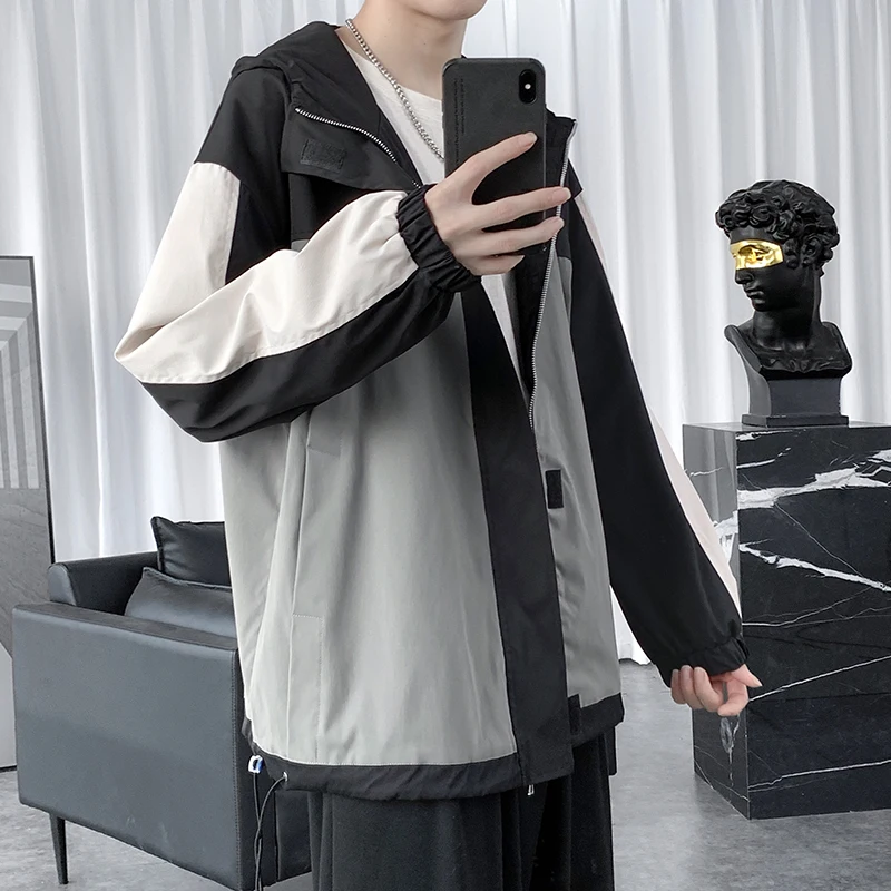 Contrasting Cool Jacket 2020 New Autumn Winter Men's Stitching Style Hooded Overalls Jacket Street Hip Hop Loose Jacket Trend
Contrasting Cool Jacket 2020 New Autumn Winter Men's Stitching Style Hooded Overalls Jacket Street Hip Hop Loose Jacket Trend