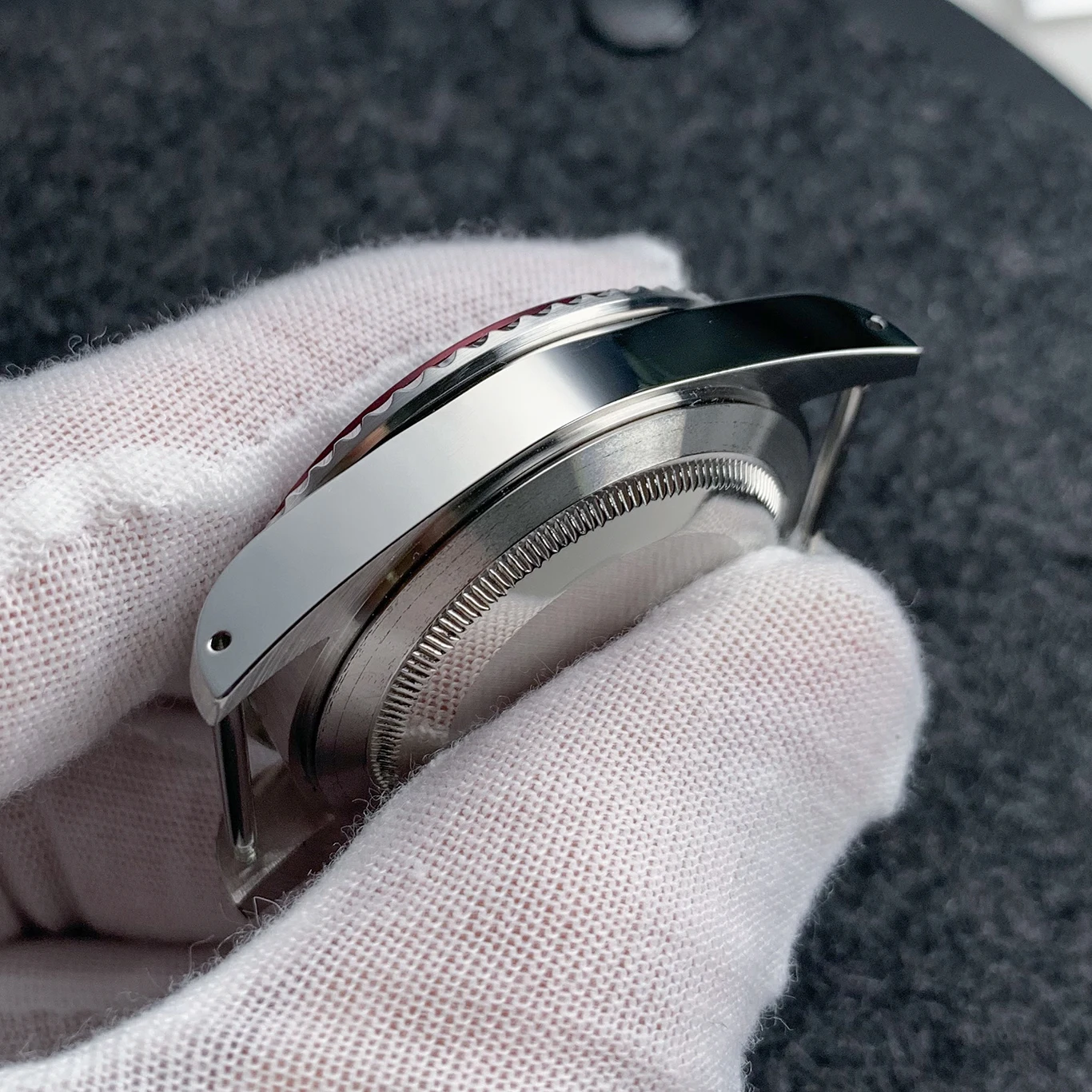 Watch 1960 automatic stainless steel Watchcase 40mm Japanese NH35 movement retro semicircular mirror luminous hands with box
Watch 1960 automatic stainless steel Watchcase 40mm Japanese NH35 movement retro semicircular mirror luminous hands with box