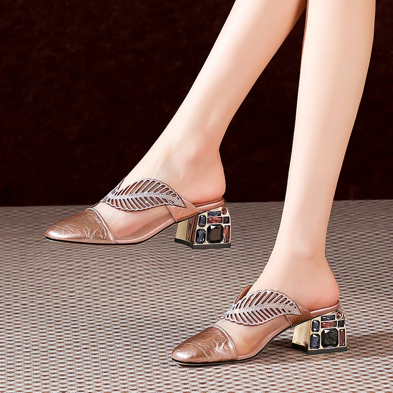 Elegant Crystal Fashion Women Mules Summer Genuine Leather Newest Thick Heels Pumps Slingbacks Party Basic Shoes Woman
Elegant Crystal Fashion Women Mules Summer Genuine Leather Newest Thick Heels Pumps Slingbacks Party Basic Shoes Woman