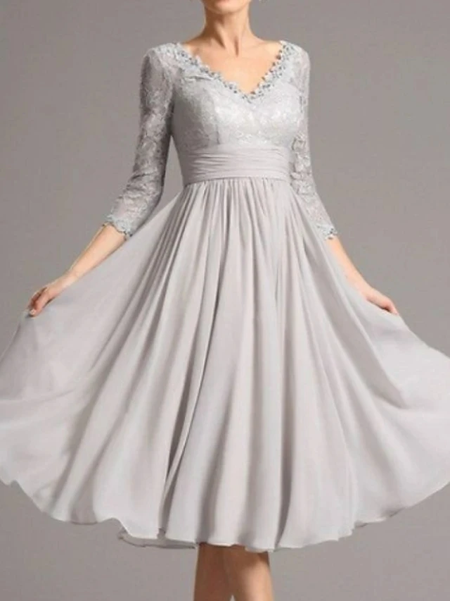 Silver Mother of the Bride Dress Plus Size V Neck Knee Length Chiffon 3/4 Sleeve Appliques Groom Party Gown Vestidos
Silver Mother of the Bride Dress Plus Size V Neck Knee Length Chiffon 3/4 Sleeve Appliques Groom Party Gown Vestidos