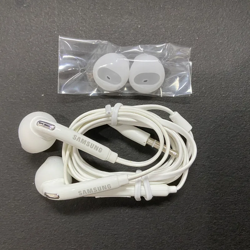 Original SAMSUNG EG920 3.5mm Wired With Mic Remote ControlIn-ear Stereo Sport Earphones For Galaxy S6 S7 Xiaomi Huawei Headset
Original SAMSUNG EG920 3.5mm Wired With Mic Remote ControlIn-ear Stereo Sport Earphones For Galaxy S6 S7 Xiaomi Huawei Headset