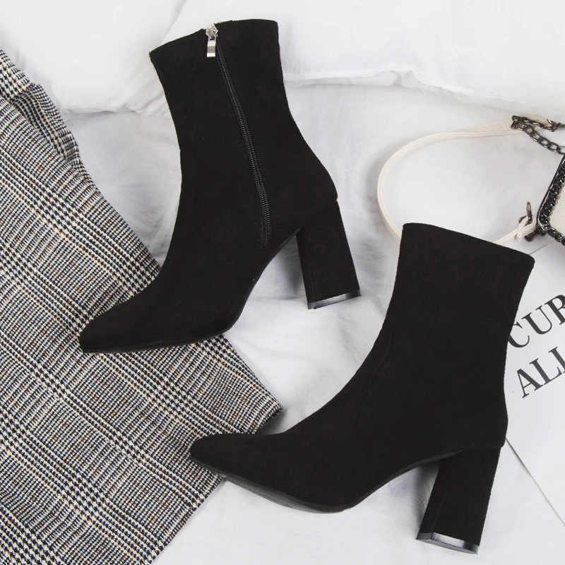 Simple fashion stretch socks boots women's high heels shoes knit socks boots skinny women pointed autumn and winter bare boots
Simple fashion stretch socks boots women's high heels shoes knit socks boots skinny women pointed autumn and winter bare boots