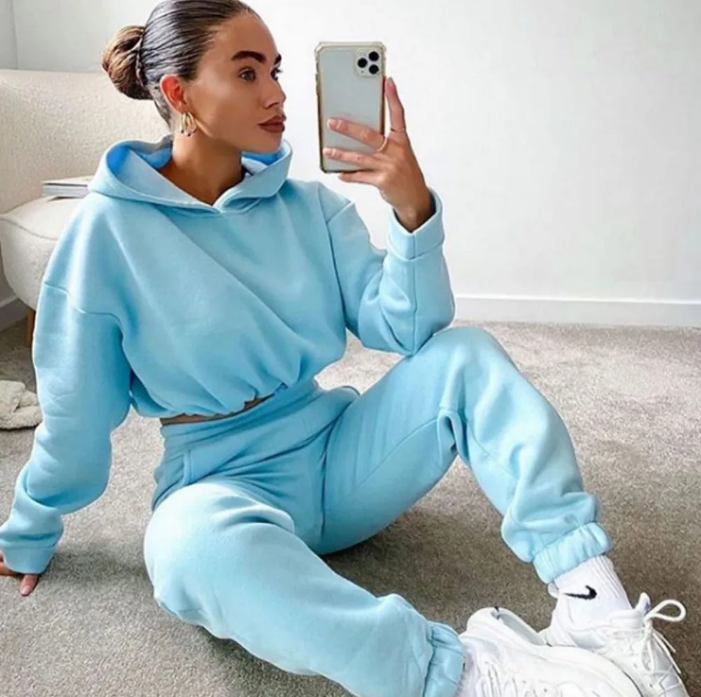 WEPBEL Women's Casual Long Sleeve Hooded Short Top + Elastic Waist Pants Suit Spring Autumn Solid Color Loose Sports Suit
WEPBEL Women's Casual Long Sleeve Hooded Short Top + Elastic Waist Pants Suit Spring Autumn Solid Color Loose Sports Suit