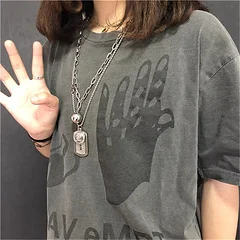 Batik grey washed batik distressed short-sleeved T-shirt with delicate and soft touch and breathable texture
Batik grey washed batik distressed short-sleeved T-shirt with delicate and soft touch and breathable texture