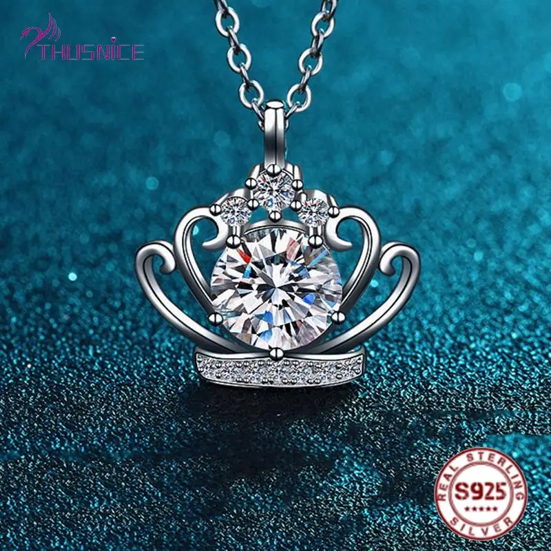 Hot Sale 925 Sterling Silver 2ct D Color Moissanite Pendant Necklaces For Women Bride Engagement Wedding Party Silver Jewelry
Hot Sale 925 Sterling Silver 2ct D Color Moissanite Pendant Necklaces For Women Bride Engagement Wedding Party Silver Jewelry