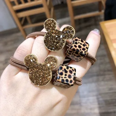 Disney flash diamond cartoon leopard pattern popular head rope girl personality Mickey hair ring sweet cute accessories
Disney flash diamond cartoon leopard pattern popular head rope girl personality Mickey hair ring sweet cute accessories