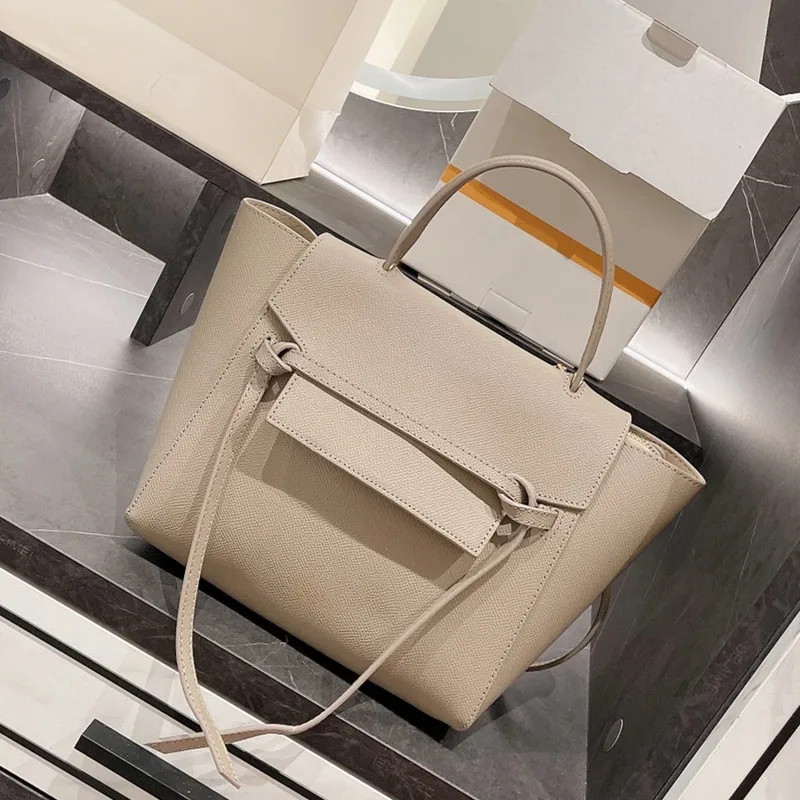 Large capacity ladies handbag ladies shoulder bag messenger bag handbag super lining temperament
Large capacity ladies handbag ladies shoulder bag messenger bag handbag super lining temperament