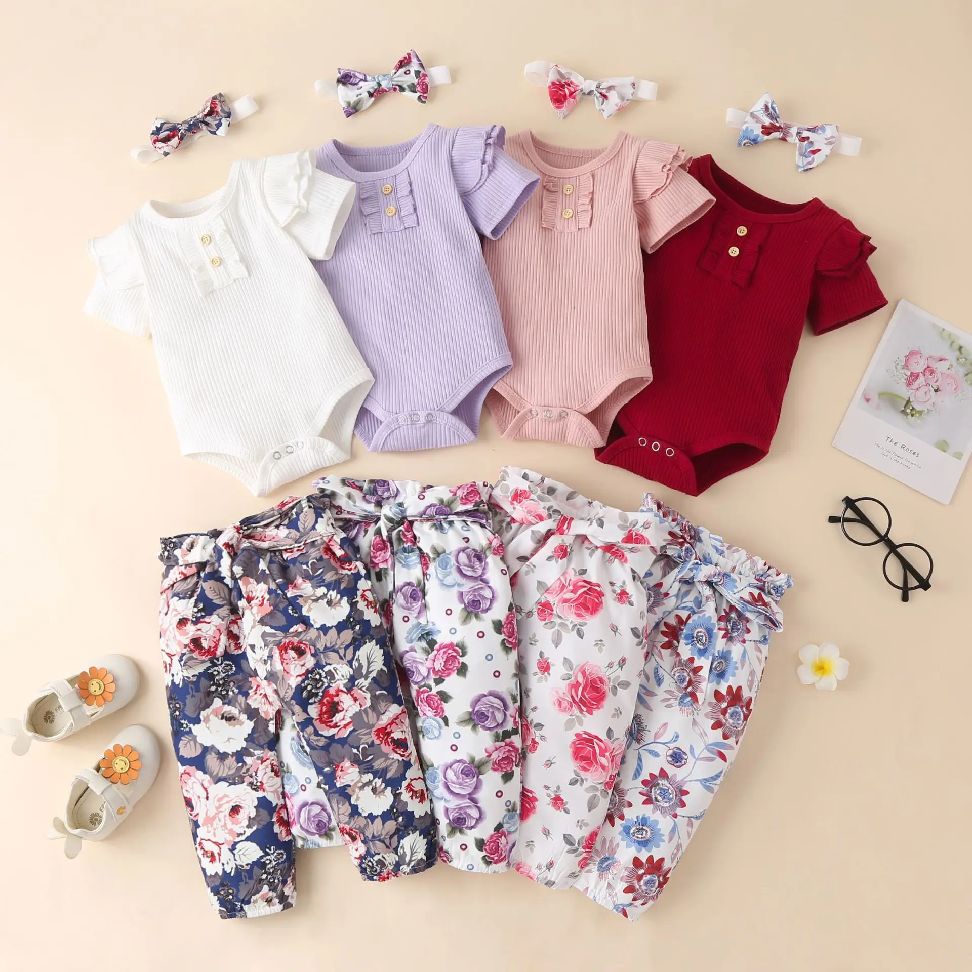 Newborn baby clothes baby girl suit 2021 summer fashion flying sleeve solid color romper + floral trousers + headband 3PCS
Newborn baby clothes baby girl suit 2021 summer fashion flying sleeve solid color romper + floral trousers + headband 3PCS