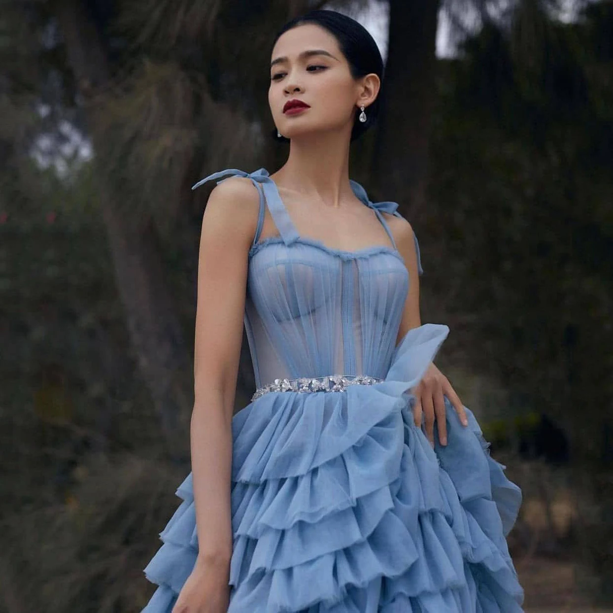 Elegant Prom Dresses Sweetheart Bows Spaghetti Strap Crystals Ruffles Tulle A-line Floor Length Women Homecoming Party Gowns
Elegant Prom Dresses Sweetheart Bows Spaghetti Strap Crystals Ruffles Tulle A-line Floor Length Women Homecoming Party Gowns