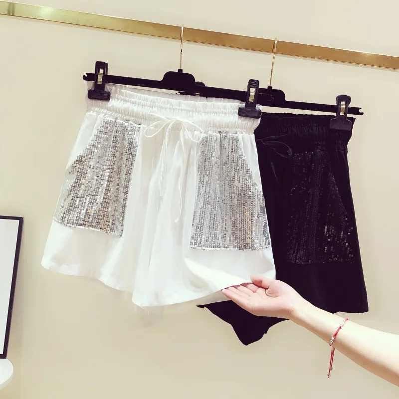 Fashion shorts female new Korean version of high waist wide leg loose a word black 
Fashion shorts female new Korean version of high waist wide leg loose a word black