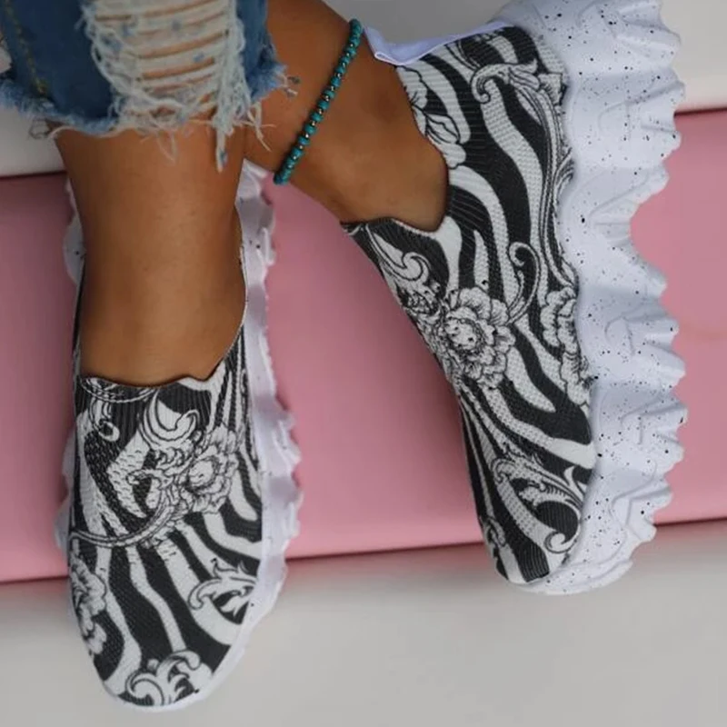 2021 Women Graffiti Stripe Autumn Sneaker Woman Casual Sport Shoe Female Mesh Vulcanized Ladies Big Size Breathable Footwear
2021 Women Graffiti Stripe Autumn Sneaker Woman Casual Sport Shoe Female Mesh Vulcanized Ladies Big Size Breathable Footwear