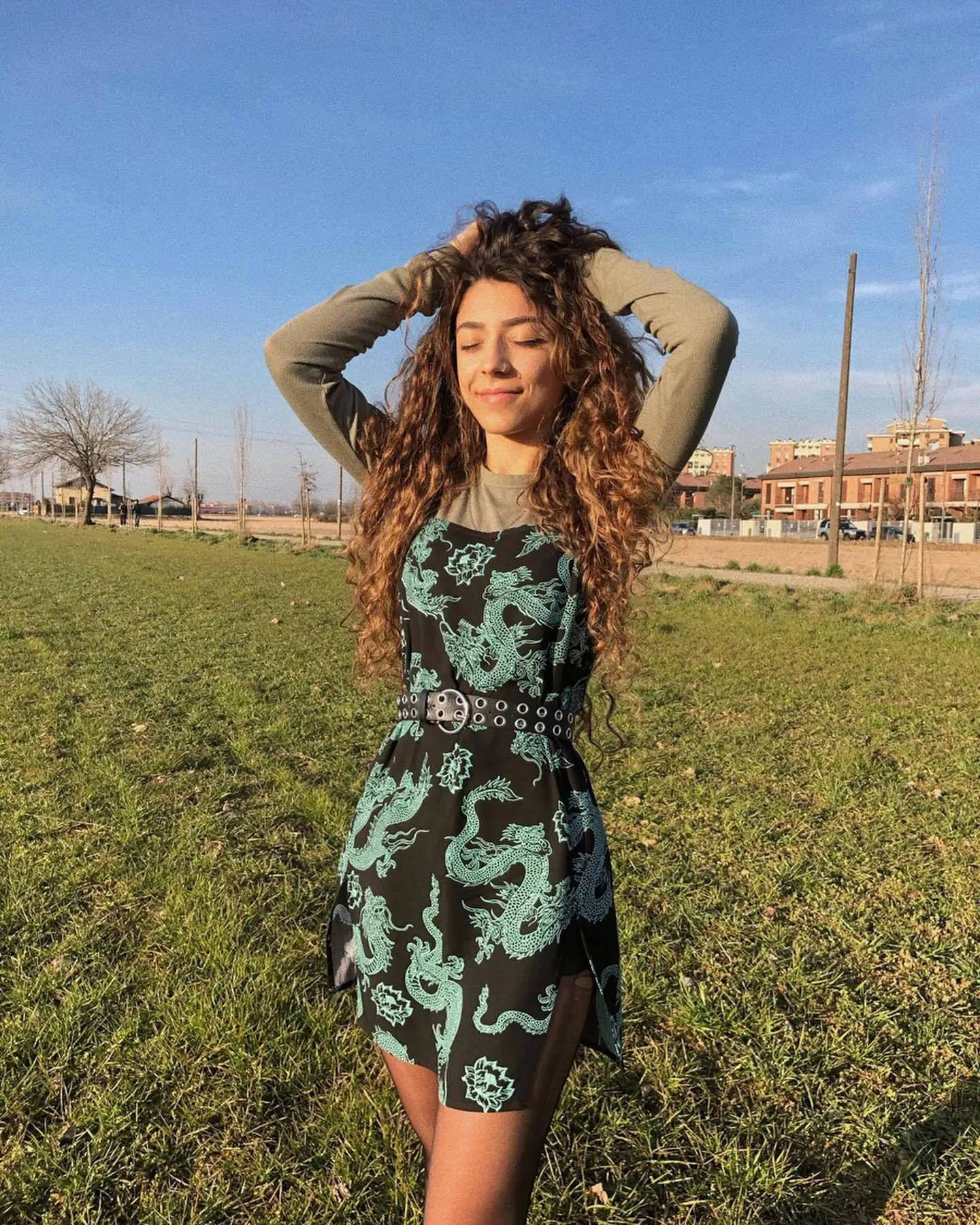 TRODEAM Spaghetti Strap Split Dress Dragon Print Slit Halter Fashion Y2K Sleeveless Slim Dress 2021 New Goth Casual Mini Dress
TRODEAM Spaghetti Strap Split Dress Dragon Print Slit Halter Fashion Y2K Sleeveless Slim Dress 2021 New Goth Casual Mini Dress