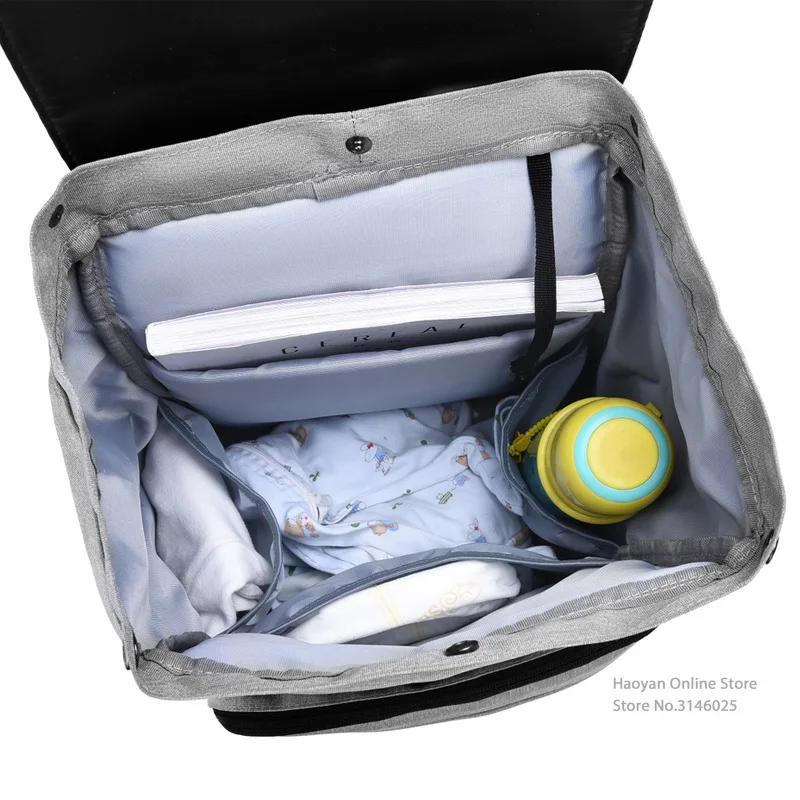 Multifunctional Waterproof Mother and Baby Foreskin Mummy Bag for Outing Large Capacity Mother Bag Diaper for Baby
Multifunctional Waterproof Mother and Baby Foreskin Mummy Bag for Outing Large Capacity Mother Bag Diaper for Baby