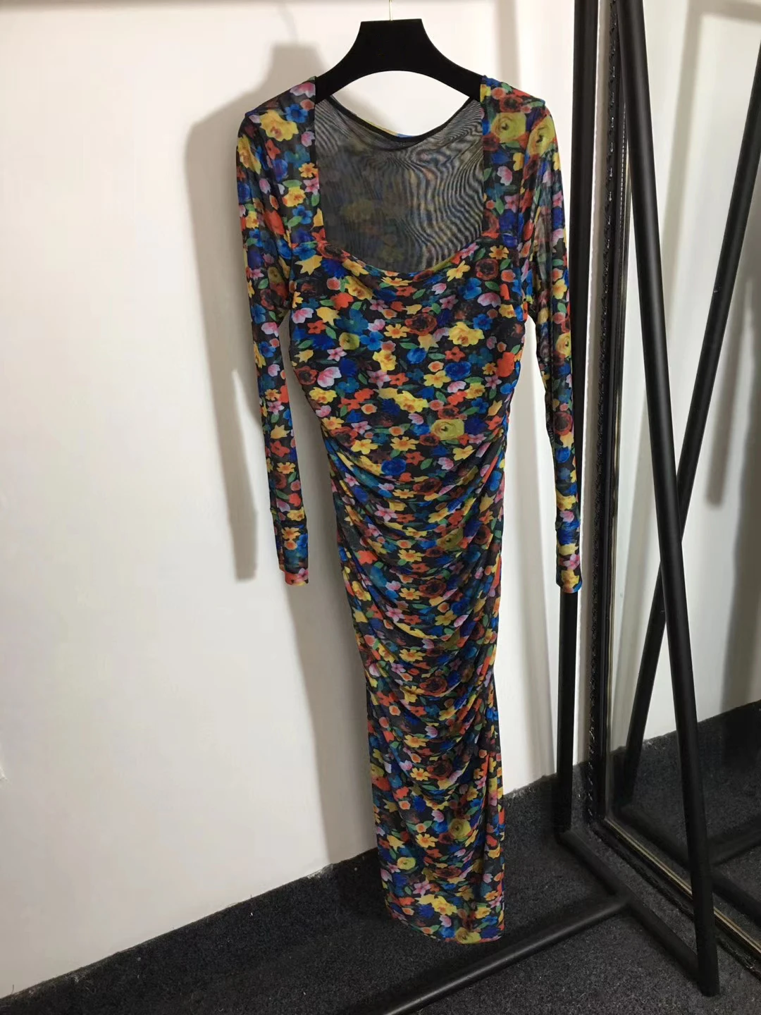 High Quality Spring and Autumn Women New Color Blooming Floral Print Folds Slimming Square Neck Long Sleeve Slim Party Dress
High Quality Spring and Autumn Women New Color Blooming Floral Print Folds Slimming Square Neck Long Sleeve Slim Party Dress