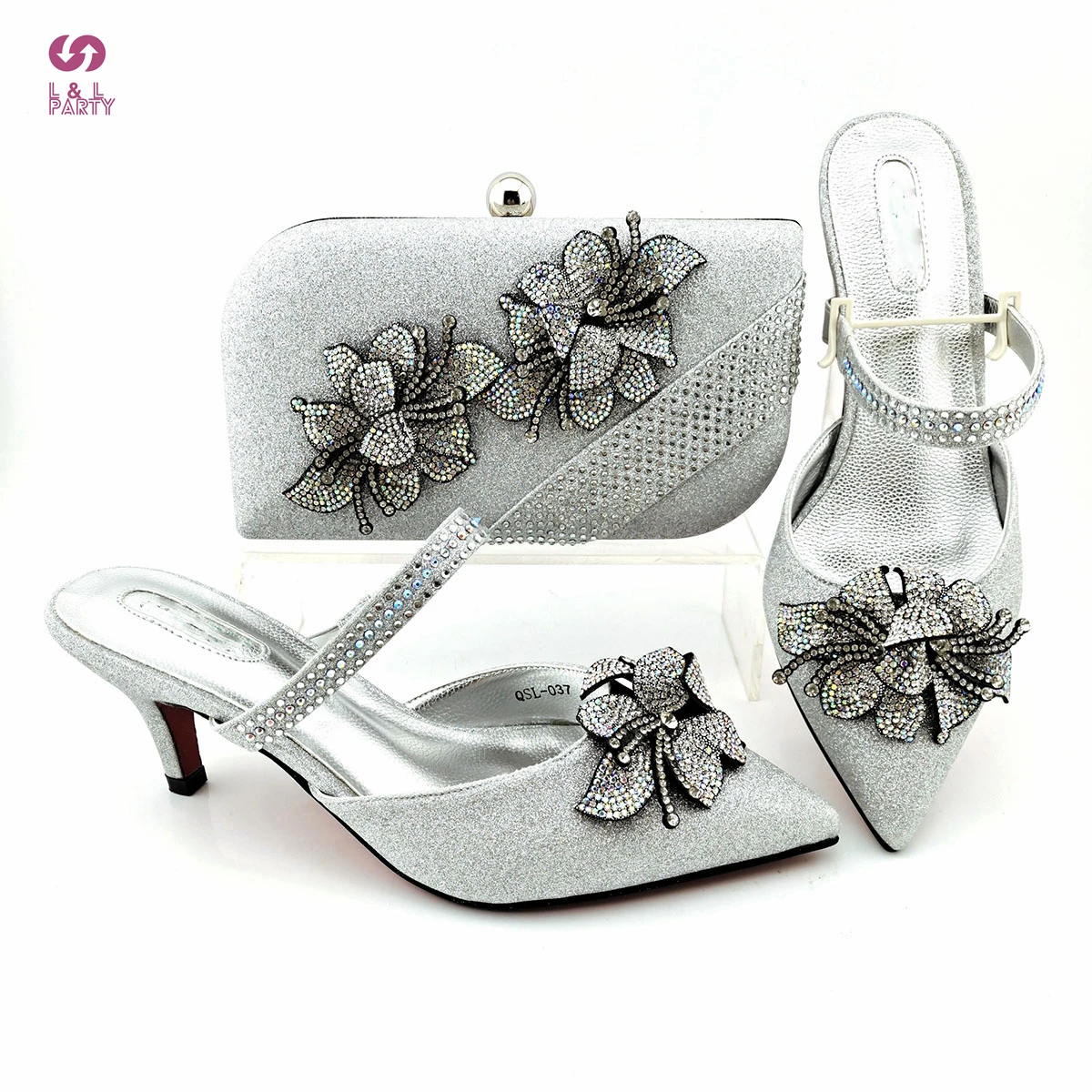 2022 New Arrivals Spring Italian Women Shoes and Bag Set in Silver Color Slingbacks Thin Heels Pumps with Appliques for Wedding
2022 New Arrivals Spring Italian Women Shoes and Bag Set in Silver Color Slingbacks Thin Heels Pumps with Appliques for Wedding