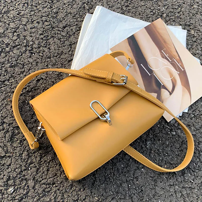 Flap Bags For Women Small Crossbody Bag Soft Leather Shoulder Purse Solid Color Crossbody Messenger Bags 2021 Trend Bolsos
Flap Bags For Women Small Crossbody Bag Soft Leather Shoulder Purse Solid Color Crossbody Messenger Bags 2021 Trend Bolsos