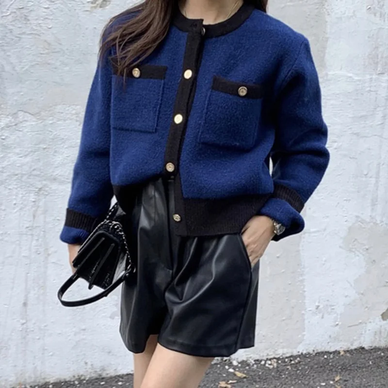 Korean Chic Sweater Women Autumn Winter Retro O-neck Stitching Button Up Loose Knit Cardigan Woman Elegant Short Sweater
Korean Chic Sweater Women Autumn Winter Retro O-neck Stitching Button Up Loose Knit Cardigan Woman Elegant Short Sweater