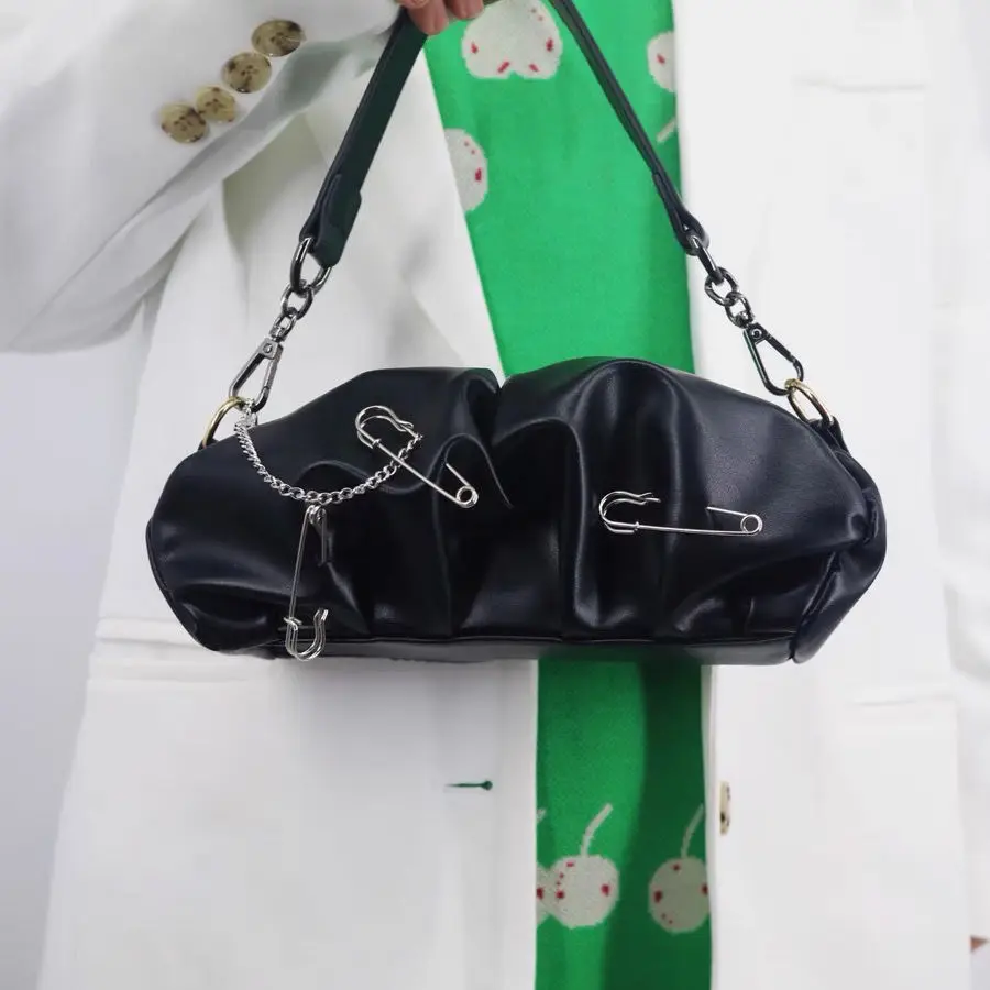 Women Bag Y2K PU Bucket Chains Fashion Zipper SOFT Shoulder Bags Handbags Purse Euro-America Style Girls Bag Street Style
Women Bag Y2K PU Bucket Chains Fashion Zipper SOFT Shoulder Bags Handbags Purse Euro-America Style Girls Bag Street Style