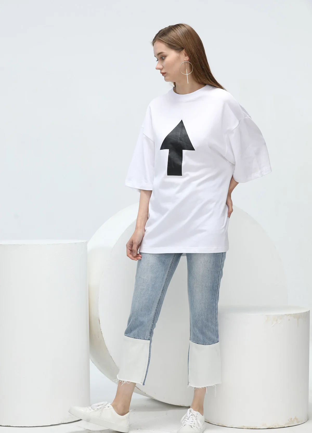 High Quality Early Spring Personalized Arrow Printing Oversized Loose White T-shirt All-match for Men and Women
High Quality Early Spring Personalized Arrow Printing Oversized Loose White T-shirt All-match for Men and Women