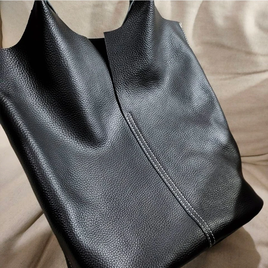 Classic Leather Handbags for Women 2022 Luxury Women's Bags Designer Large Capacity Tote Bag Daily Shoulder Bags Bolsa De Hombro
Classic Leather Handbags for Women 2022 Luxury Women's Bags Designer Large Capacity Tote Bag Daily Shoulder Bags Bolsa De Hombro
