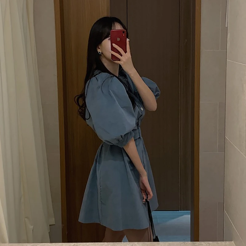 Korean Ins Early Spring Elegance Retro Bubble Sleeve Doll Collar Younger Pearl Button Lace-up Waist Dress for Women
Korean Ins Early Spring Elegance Retro Bubble Sleeve Doll Collar Younger Pearl Button Lace-up Waist Dress for Women