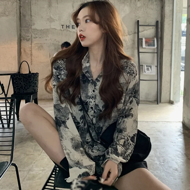 2021Spring And Autumn New Korean Retro BF Wind Loose Casual Abstract Printed Ladies Long Sleeve Shirt
2021Spring And Autumn New Korean Retro BF Wind Loose Casual Abstract Printed Ladies Long Sleeve Shirt