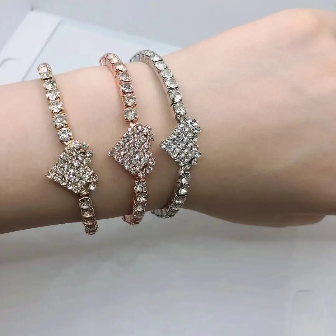 Simple and exquisite love couple bracelet elastic heart bracelet popular ladies rose gold bracelet lover gift
Simple and exquisite love couple bracelet elastic heart bracelet popular ladies rose gold bracelet lover gift