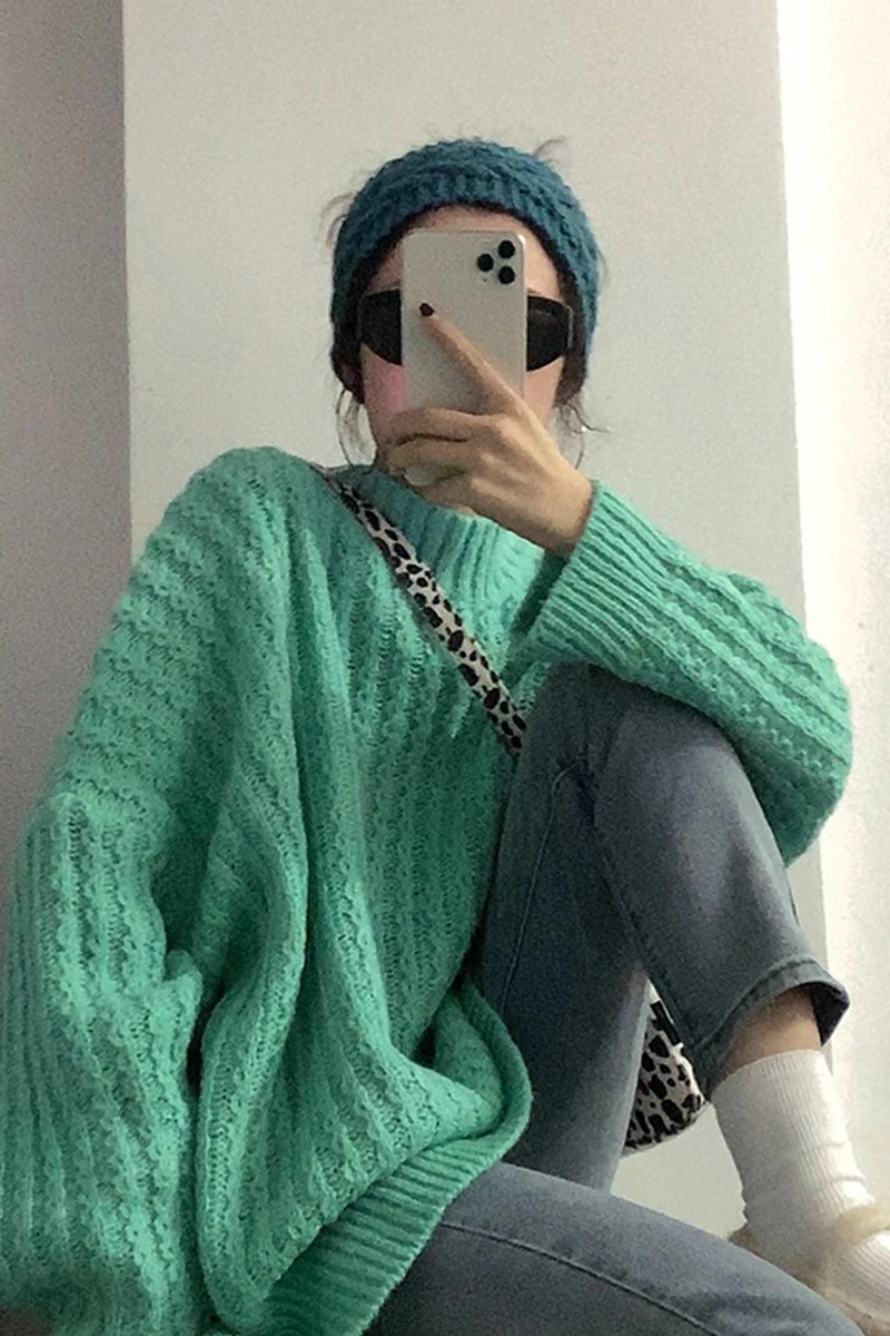 Green sweater new women's explosions loose-fit pullover lazy wind top autumn and winter thickened knitted coat
Green sweater new women's explosions loose-fit pullover lazy wind top autumn and winter thickened knitted coat