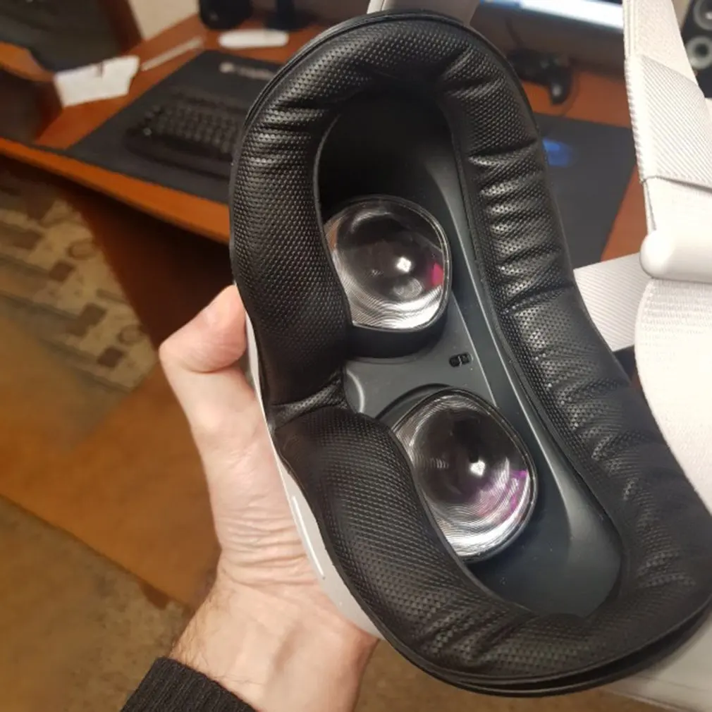 For Oculus Quest 2 Replacement PU Face Pad Cushion Face Cover Bracket Protective Mat Eye Pad For Oculus Quest 2 VR Accessories
For Oculus Quest 2 Replacement PU Face Pad Cushion Face Cover Bracket Protective Mat Eye Pad For Oculus Quest 2 VR Accessories