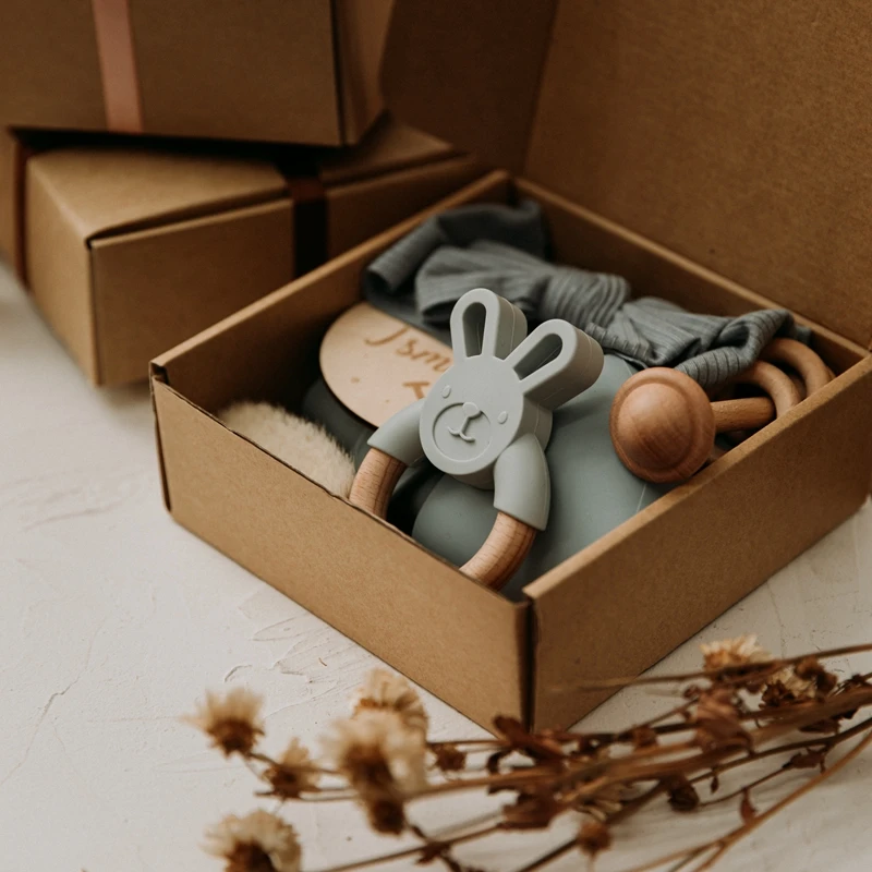 1Set Bath Toys Set Kid Swaddle Wrap Baby Milestones Brush Rattle Bracelets Silicone Bibs Photography Supplies Nurse Accessories
1Set Bath Toys Set Kid Swaddle Wrap Baby Milestones Brush Rattle Bracelets Silicone Bibs Photography Supplies Nurse Accessories