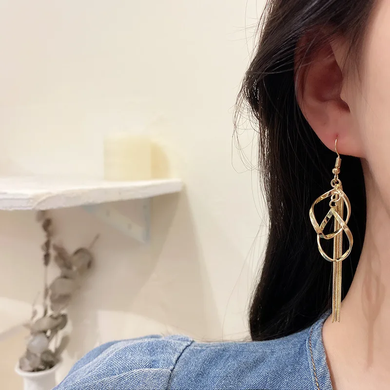 2021 Trend S925 Silvers Hollow Diamonds Long Pendant Earrings Exquisite Sequin Tassel Jewellery Korean Woman Fashion
2021 Trend S925 Silvers Hollow Diamonds Long Pendant Earrings Exquisite Sequin Tassel Jewellery Korean Woman Fashion